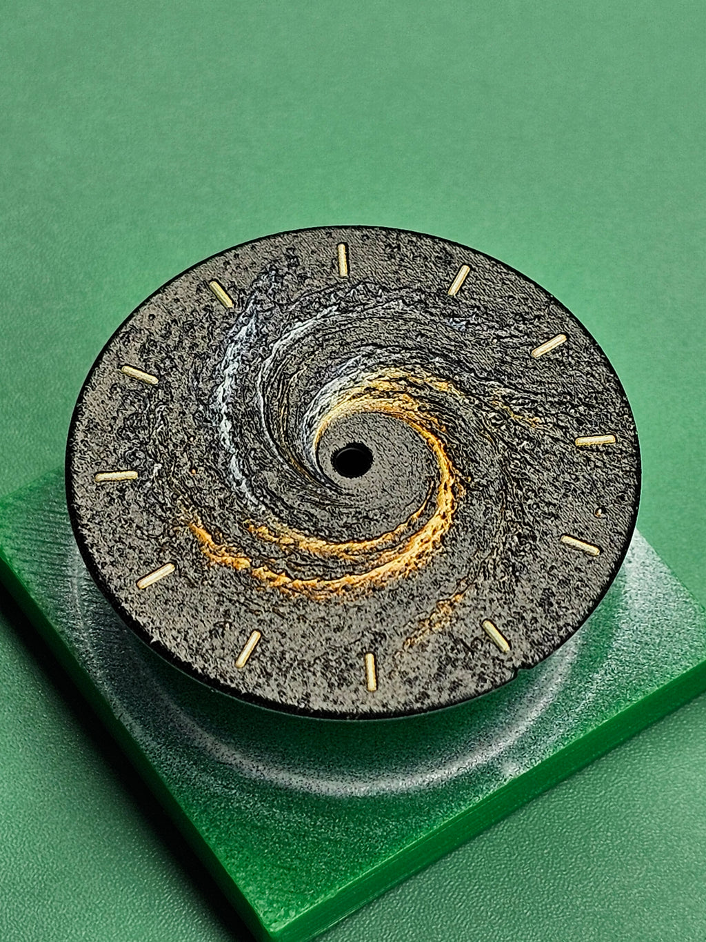 Black Hole NH Dial