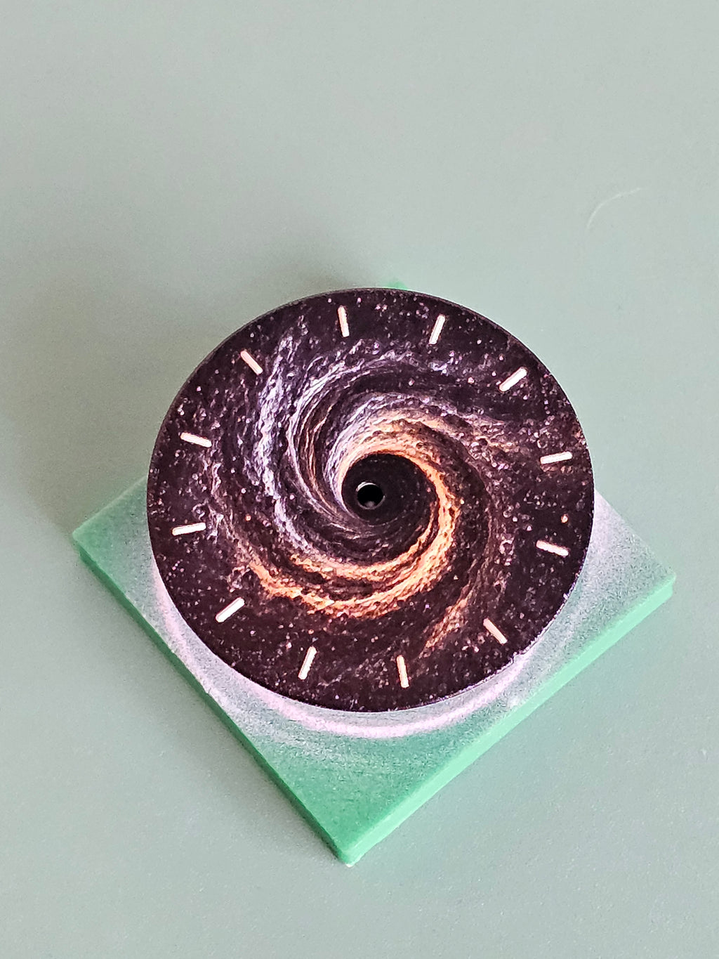 Black Hole NH Dial